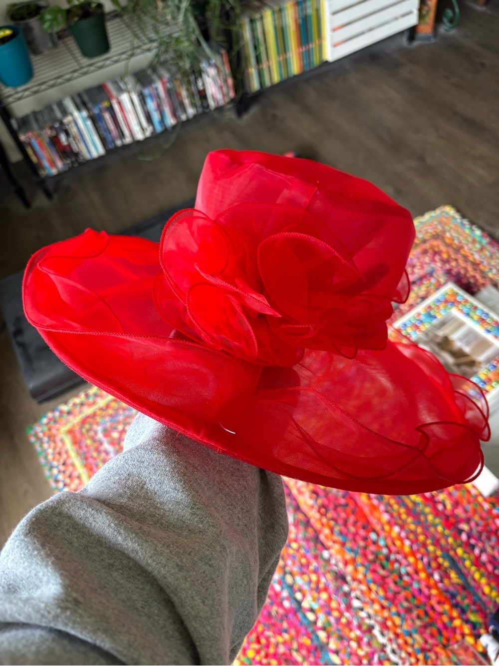 RED RUFFLED ORGANZA FORMAL DERBY CHURCH HAT